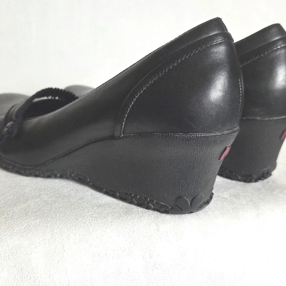 Merrell petunia black